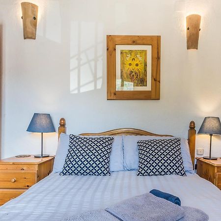 Casa Mundo - 16Th Century Traditional White Village House With Pool Pinos del Valle Buitenkant foto