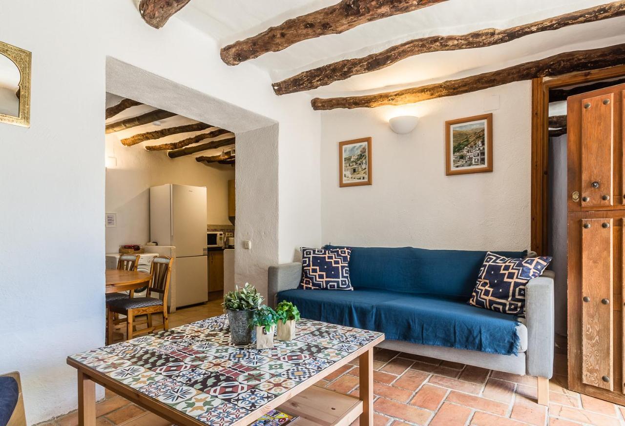 Casa Mundo - 16Th Century Traditional White Village House With Pool Pinos del Valle Buitenkant foto