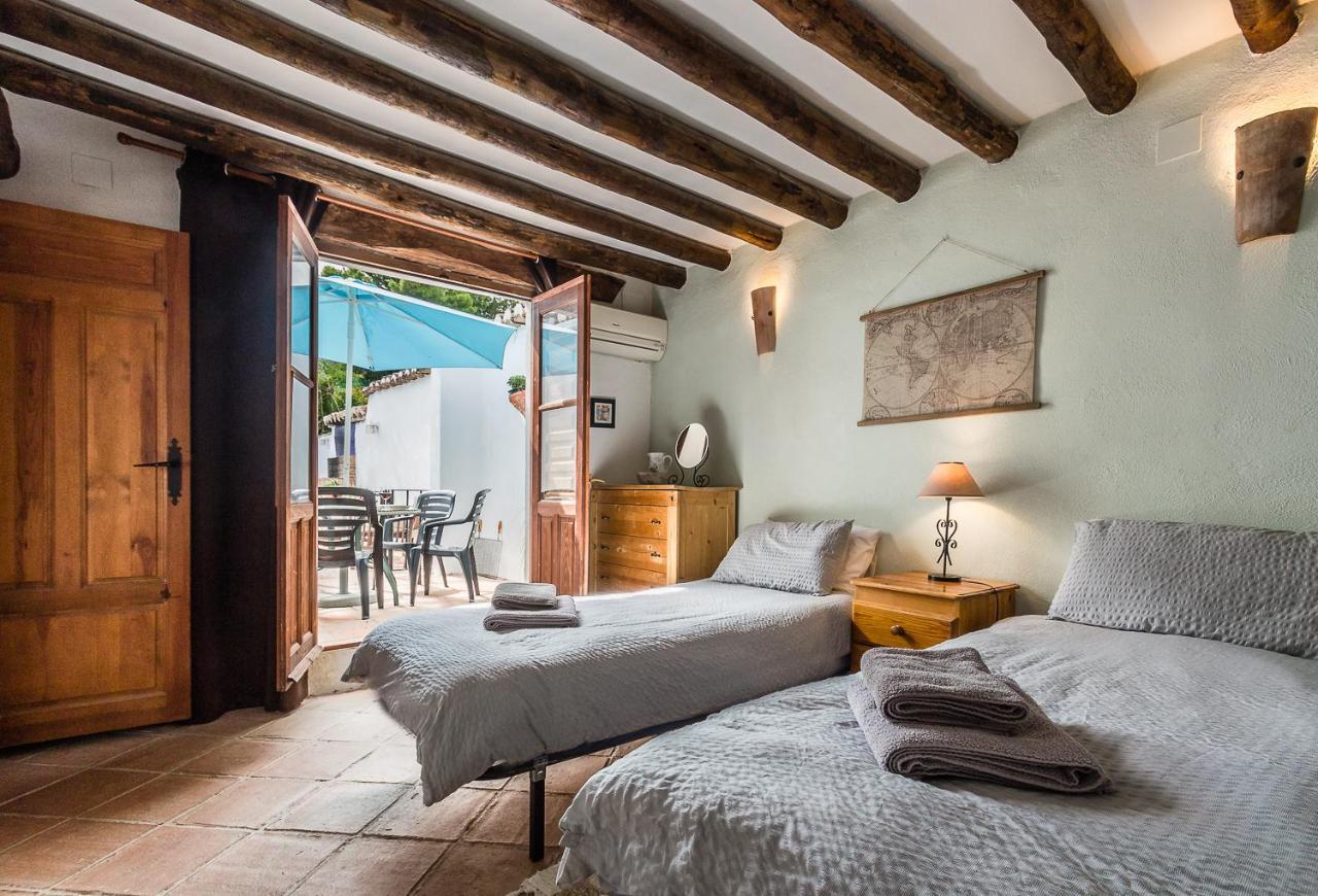 Casa Mundo - 16Th Century Traditional White Village House With Pool Pinos del Valle Buitenkant foto